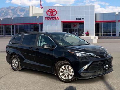 Used 2024 Toyota Sienna LE w/ LE Plus Package