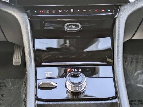 New 2026 Jeep Grand Cherokee L Limited w/ Luxury Tech Group II AWD/4WD image 21
