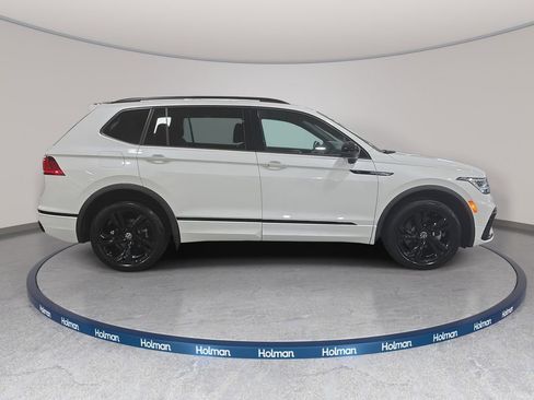Used 2024 Volkswagen Tiguan SE R-Line FWD image 5
