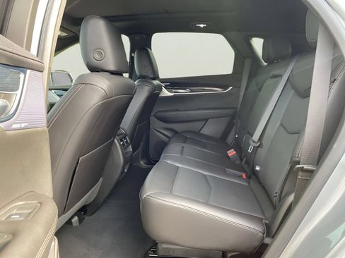 Certified 2025 Cadillac XT5 Premium Luxury w/ Technology Package AWD/4WD image 16