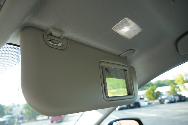 Used 2025 Toyota RAV4 XLE FWD image 42