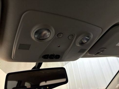 Used 2012 Chevrolet Traverse LT FWD image 41