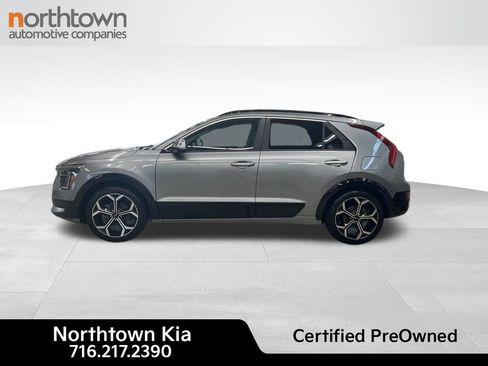 Used 2023 Kia Niro SX Touring FWD image 3