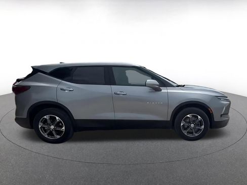 Used 2025 Chevrolet Blazer LT FWD image 16