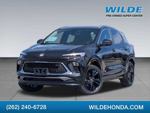 Used 2025 Buick Encore GX Sport Touring AWD/4WD image 1
