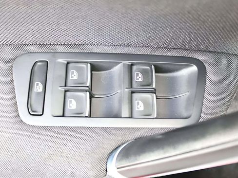 Used 2017 Volkswagen GTI S image 17