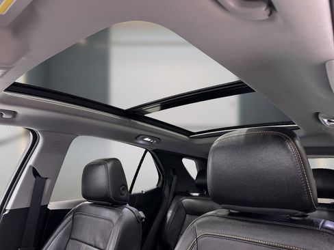 Used 2023 Chevrolet Equinox Premier FWD image 16