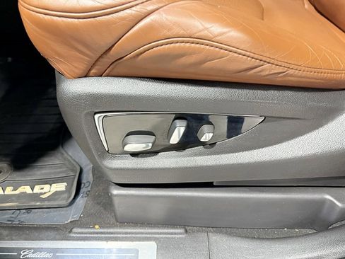 Used 2016 Cadillac Escalade ESV Premium image 29