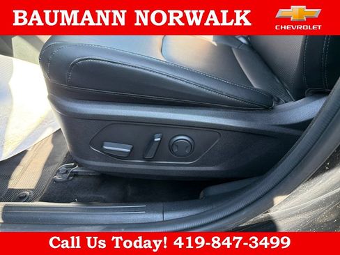 Used 2025 Kia Sportage EX FWD image 17