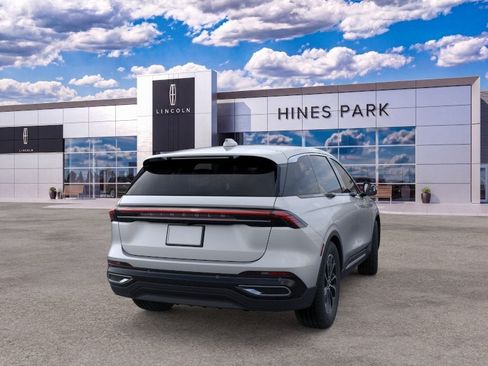 New 2026 Lincoln Nautilus Premier AWD/4WD image 8
