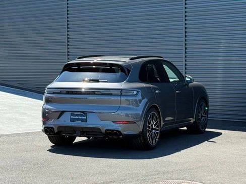 New 2025 Porsche Cayenne GTS AWD/4WD image 7