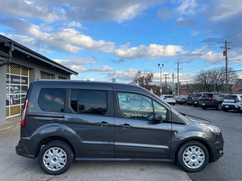 Used 2016 Ford Transit Connect XLT image 12