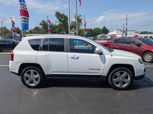 Used 2014 Jeep Compass Latitude AWD/4WD image 6