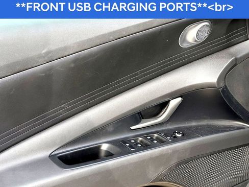 Used 2024 Hyundai Elantra SE image 13