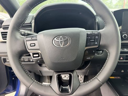 Used 2025 Toyota Camry SE FWD image 24