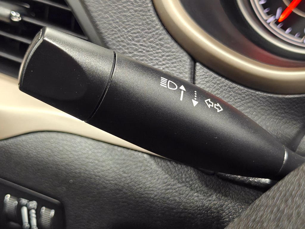 Used 2017 Jeep Cherokee Latitude w/ Cold Weather Group AWD/4WD image 42