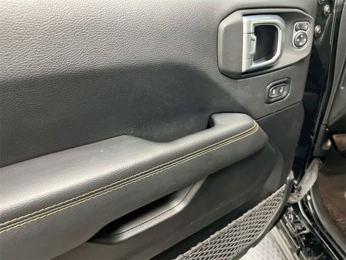 Used 2021 Jeep Gladiator Overland image 21