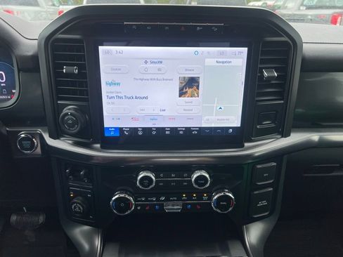 Used 2024 Ford F150 Lariat w/ FX4 Off-Road Package image 27