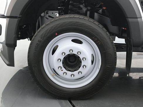 New 2026 Ford F450 XL w/ XL Chrome Package image 18