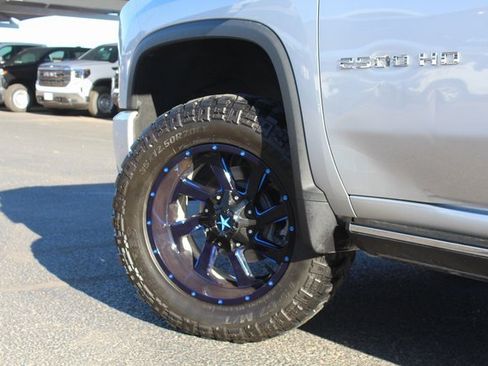 Used 2022 Chevrolet Silverado 2500 High Country w/ Safety Package II image 13