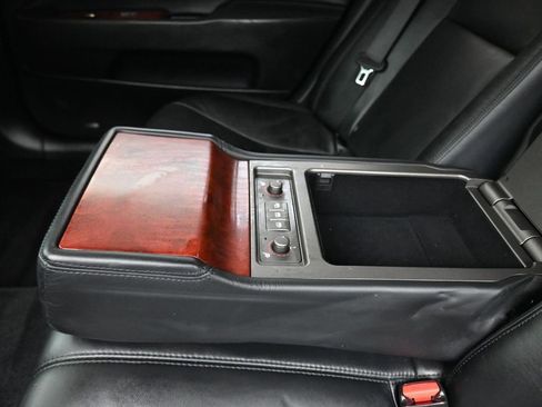 Used 2011 Lexus LS 460 L w/ Luxury Pkg image 32