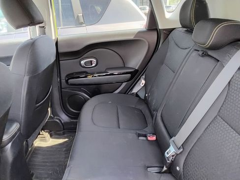 Used 2015 Kia Soul + w/ Audio Package FWD image 11