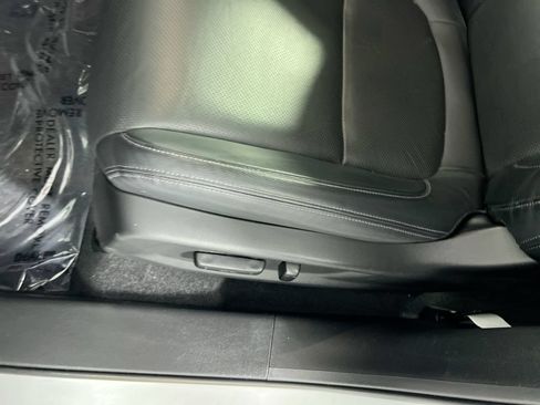 Used 2021 Honda Clarity Touring image 9