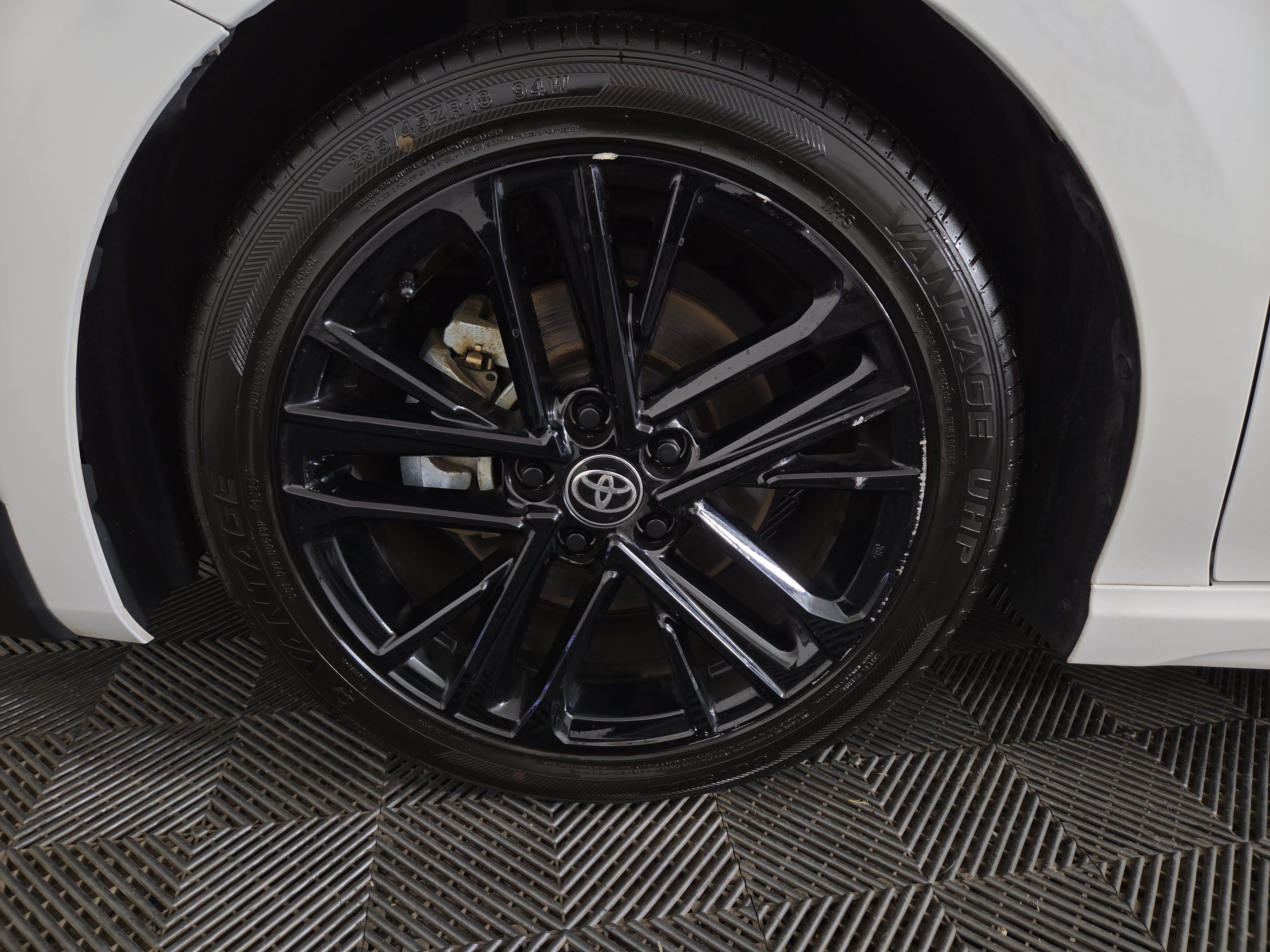 Used 2025 Toyota Camry SE FWD image 32