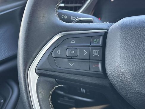 Used 2023 Jeep Grand Cherokee Laredo image 26