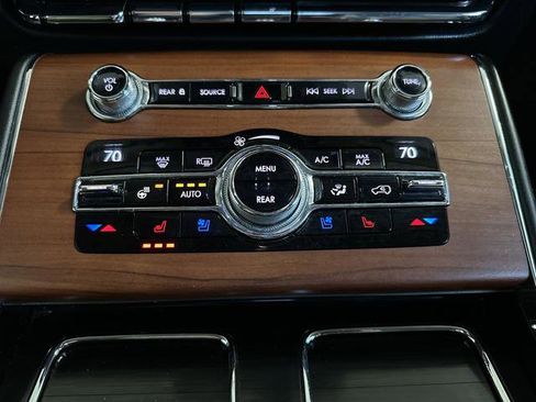 Used 2020 Lincoln Aviator Reserve w/ Equipment Group 202A image 22