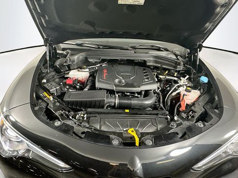 Used 2023 Alfa Romeo Stelvio Sprint RWD image 35