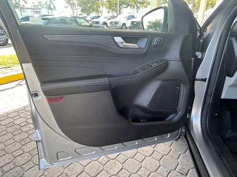 Certified 2024 Ford Escape SE w/ PHEV Premium Package FWD image 38