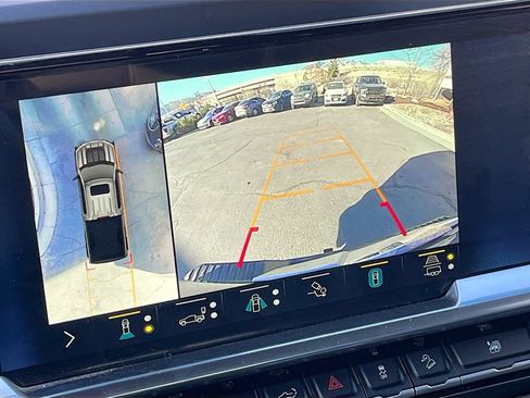 Used 2022 Chevrolet Silverado 1500 LT Trail Boss w/ LT Trail Boss Premium Package AWD/4WD image 14