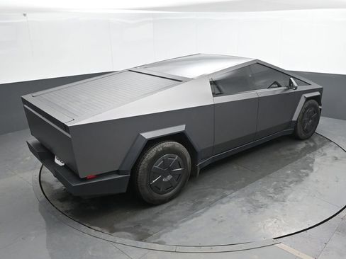 Used 2025 Tesla Cybertruck AWD Crew Cab image 30