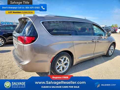 Used 2018 Chrysler Pacifica Touring-L w/ Tire & Wheel Group FWD image 4