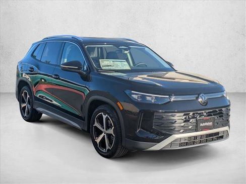 New 2026 Volkswagen Tiguan SE image 5