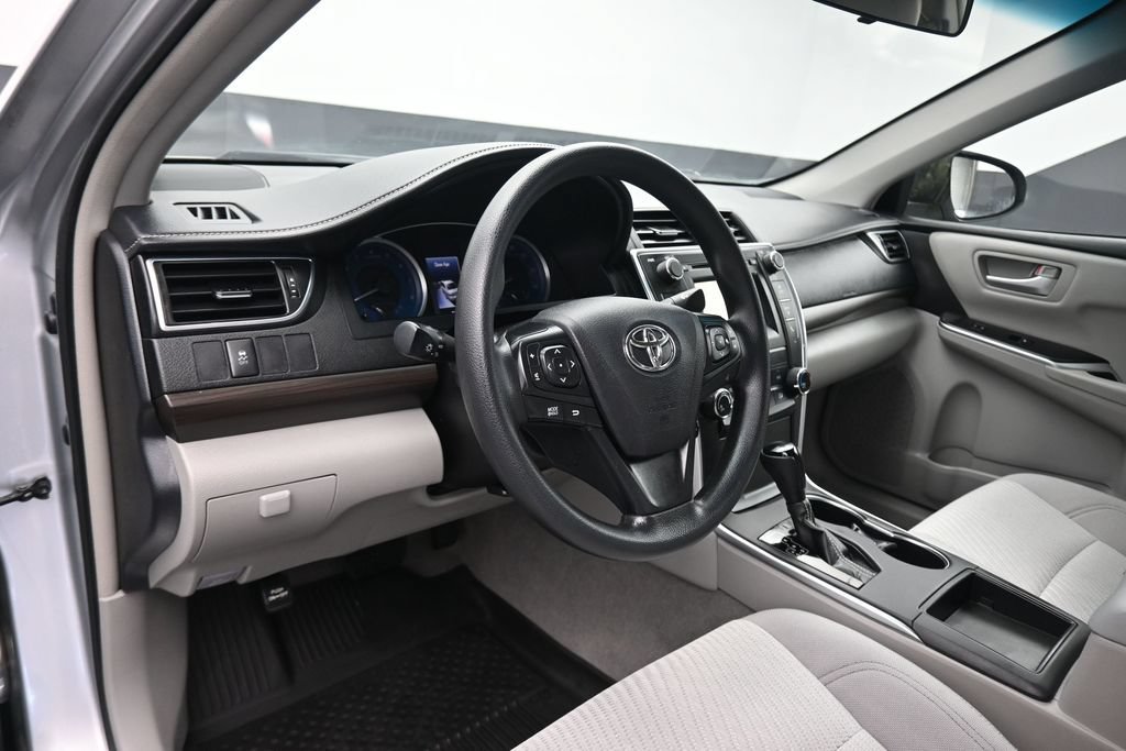 Used 2017 Toyota Camry LE FWD image 14