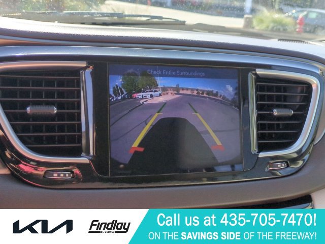 Used 2017 Chrysler Pacifica Touring-L Plus FWD image 24