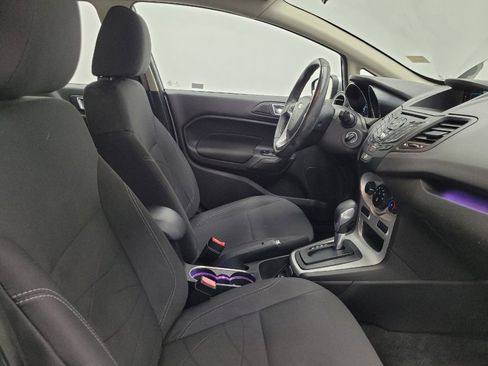 Used 2015 Ford Fiesta SE image 21
