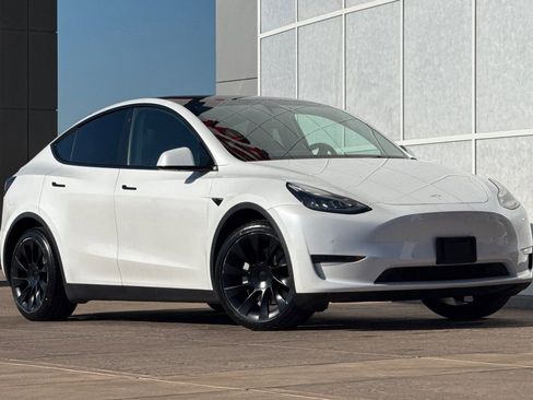 Used 2021 Tesla Model Y Long Range image 2