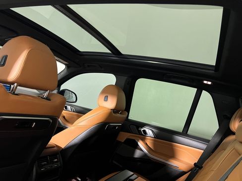 Used 2025 BMW X5 sDrive40i w/ M Sport Package image 33