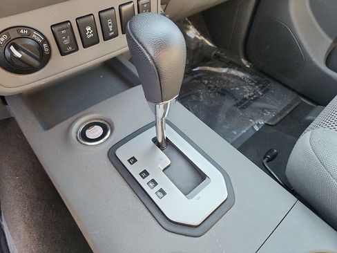 Used 2020 Nissan Frontier SV w/ Midnight Edition Floor Mats image 14