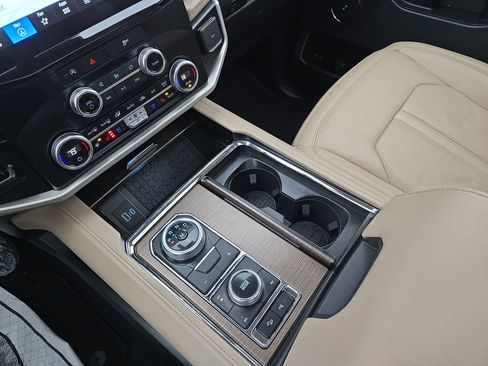 Used 2024 Ford Expedition Max Limited image 27