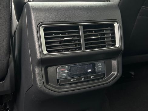 New 2026 Volkswagen Atlas SE image 16