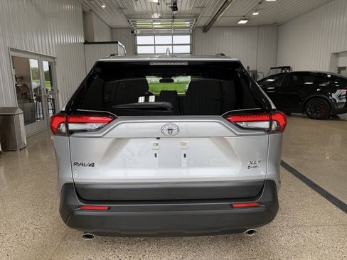 Used 2025 Toyota RAV4 XLE w/ Convenience Package AWD/4WD image 4