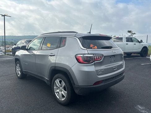 Used 2022 Jeep Compass Latitude w/ Convenience Group AWD/4WD image 5
