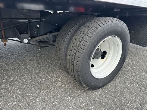 New 2024 Ford E-450 and Econoline 450 Super Duty w/ Power Windows & Locks Group image 85