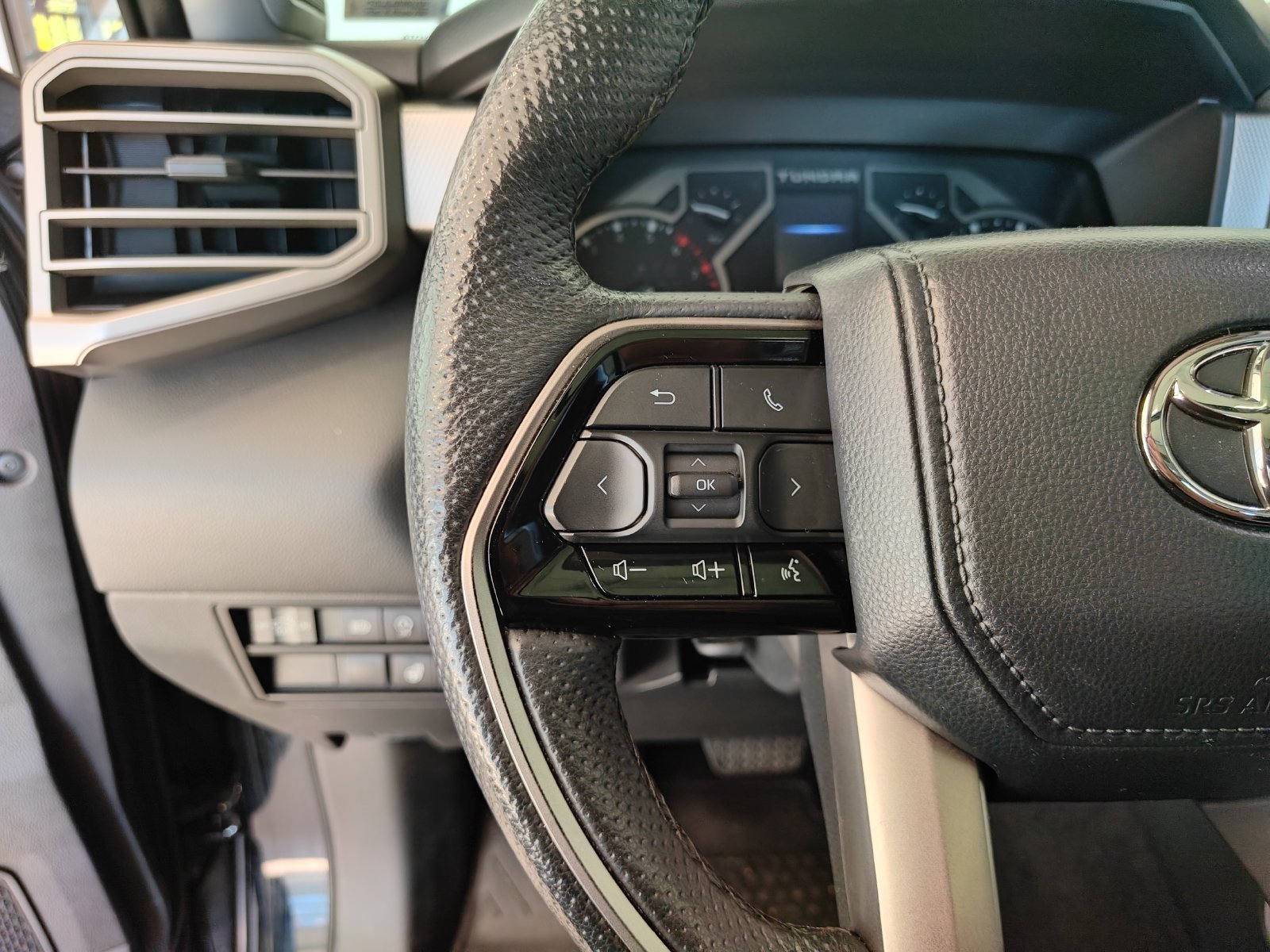 Used 2023 Toyota Tundra Limited AWD/4WD image 15