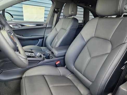 New 2026 Porsche Macan image 5