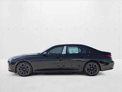 New 2026 BMW 750e xDrive w/ Premium Package AWD/4WD image 5